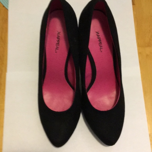 Xappeal Shoes - Black Pumps 😮👍